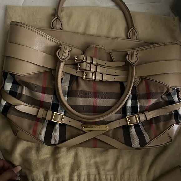 Burberry handbag with matching wallet - Picture 3 of 6